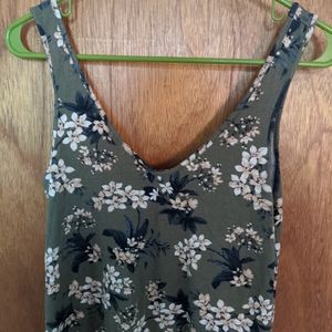 AEO Flowy green flowered tank